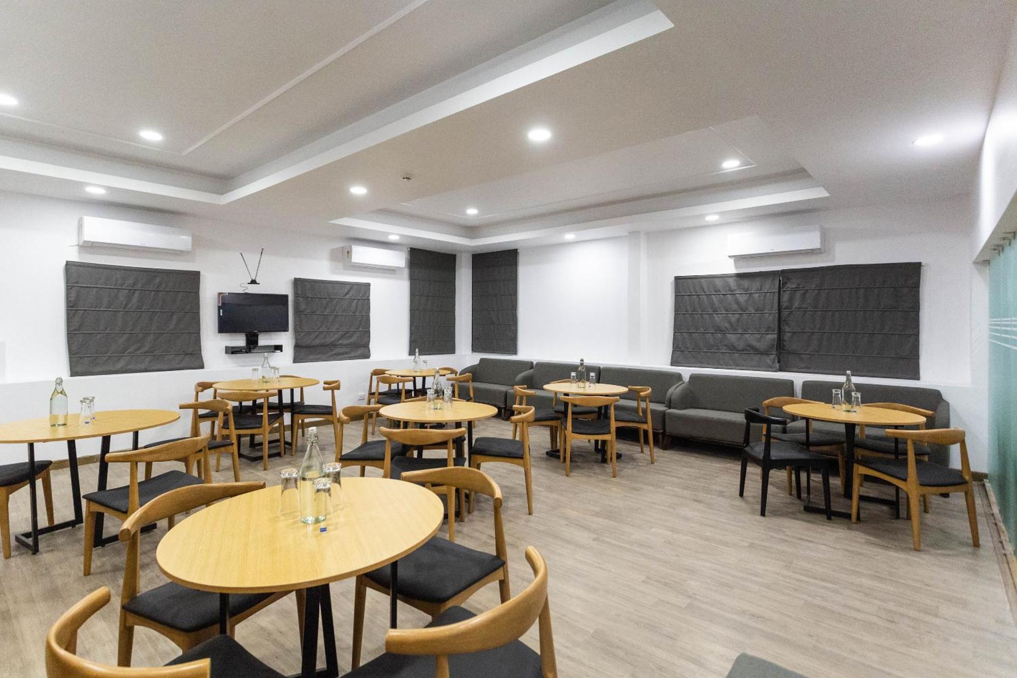 Super Townhouse Habitat New Town Rooms & Party Spaces Kolkata Exterior photo